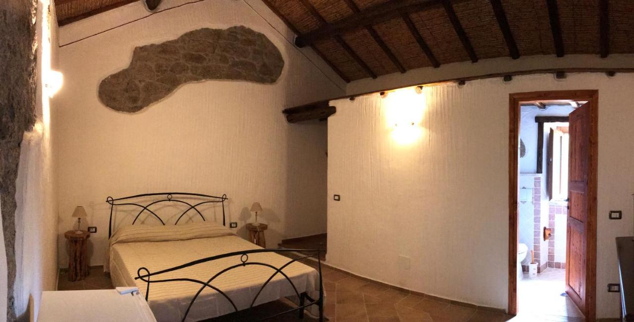 Li Casacci Bed & Breakfast Arzachena Ngoại thất bức ảnh