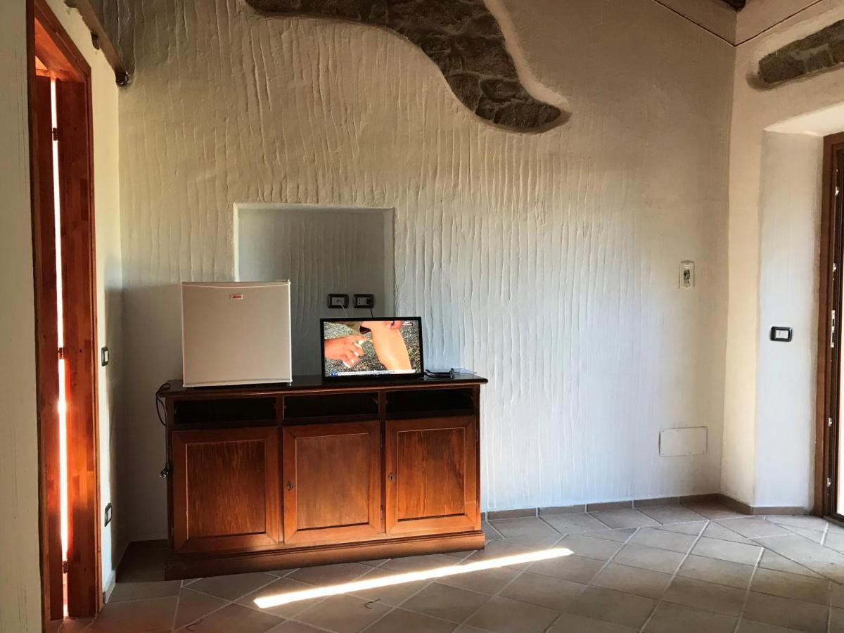 Li Casacci Bed & Breakfast Arzachena Ngoại thất bức ảnh